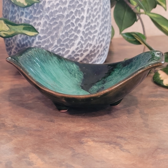 MCMASTER CANADA Small Pottery Dish, Canadian - Picture 6 of 11